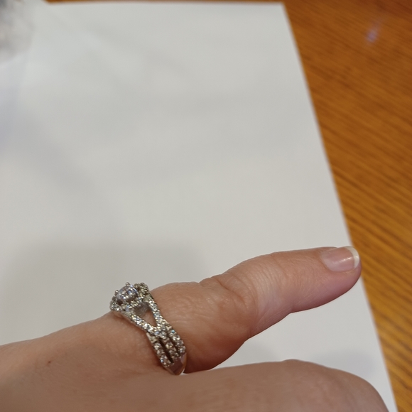 Silver ring - Picture 2 of 3